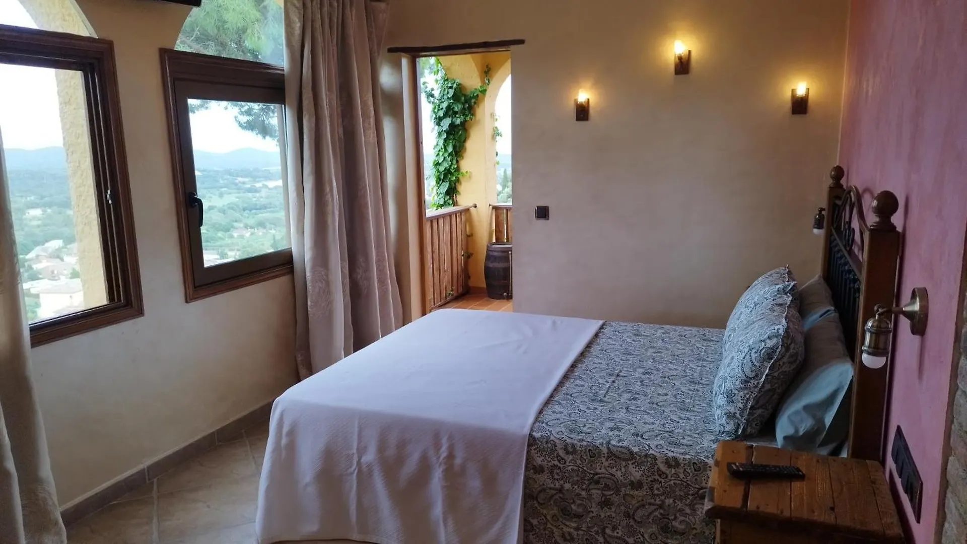L'Arboc Villa Vall-Llobrega